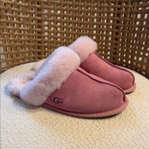 UGG women’s  Cozy Pink Slippers